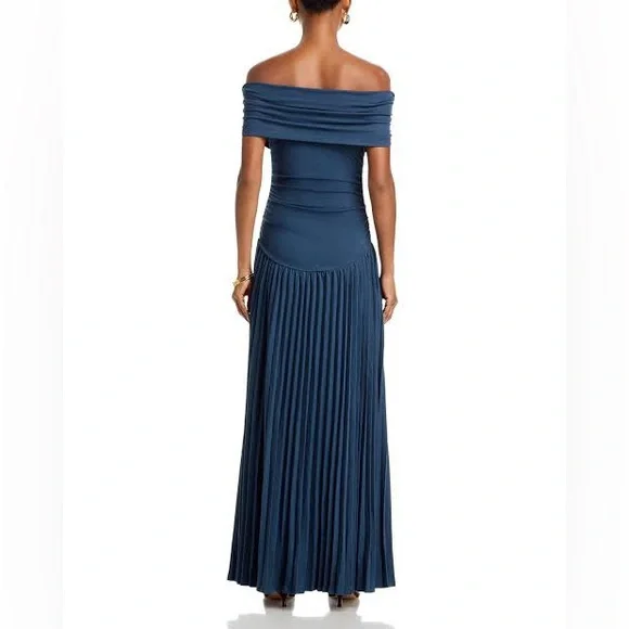 NWT ✨ LIONESS ‘Field of Dreams’ Navy Maxi Off Shoulder Pleated Dress Sz Small - Picture 5 of 9
